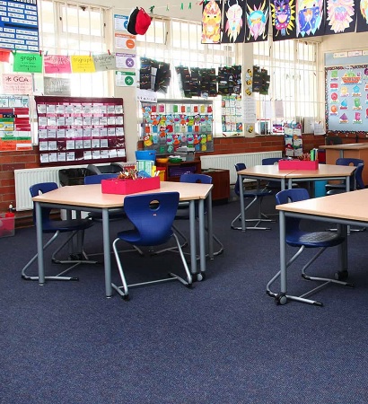 Art classroom with VS furniture