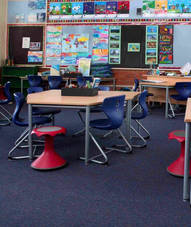 classroom with hokki, PantoSwing and tano tables